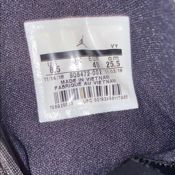 Air Jordan 1 Mid 
“Black Patent Leather” - Picture 4 of 6